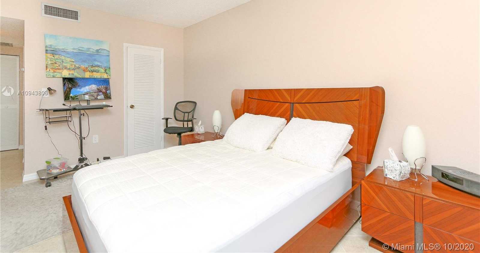 Small Image of 1950 SOUTH OCEAN DR #8B, Hallandale Beach Number 13