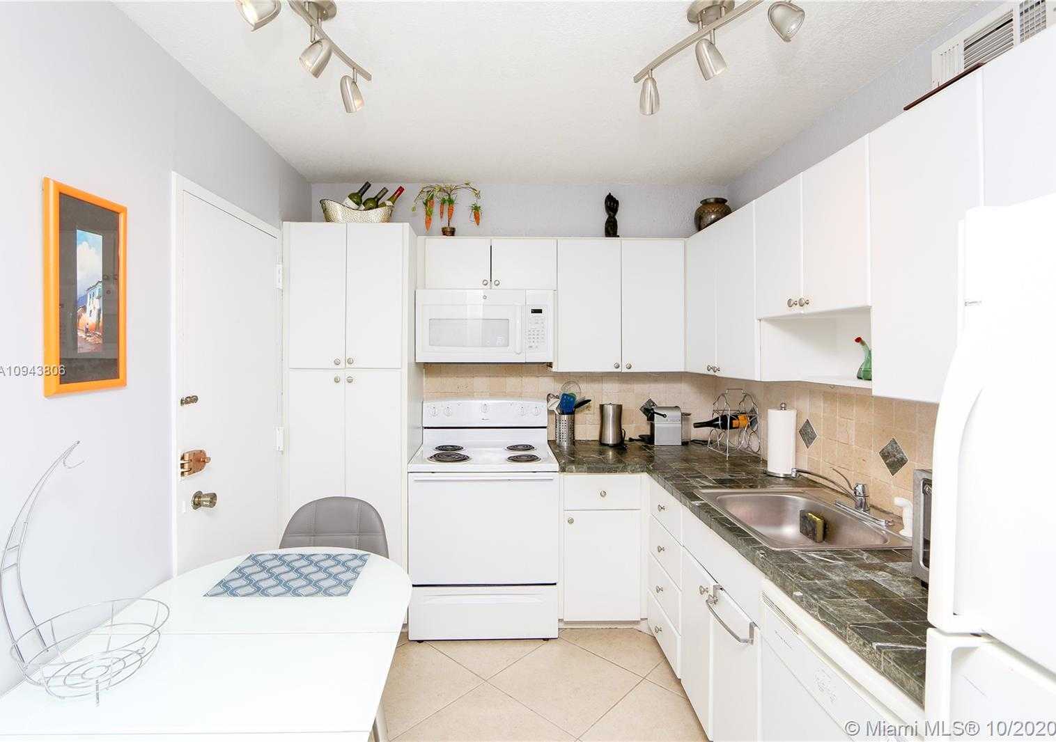 Small Image of 1950 SOUTH OCEAN DR #8B, Hallandale Beach Number 5