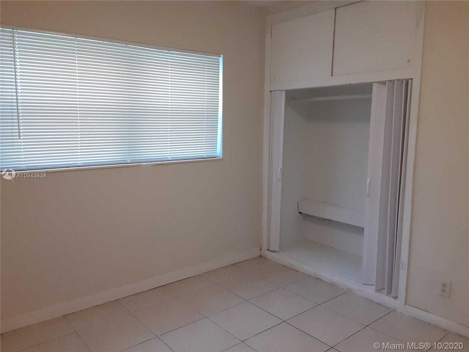 Small Image of 1117 WEST 26TH CT, Riviera Beach Number 12
