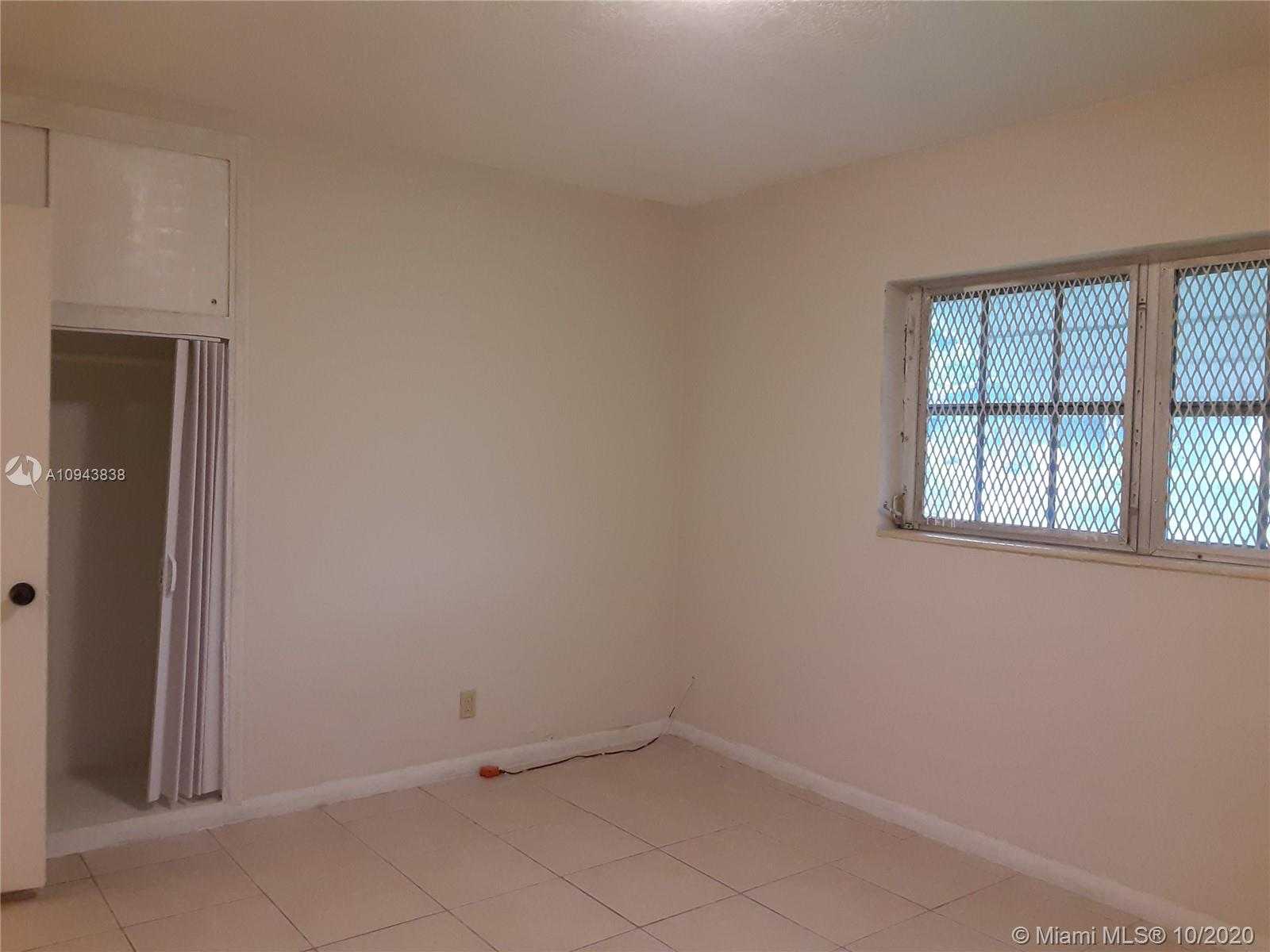 Small Image of 1117 WEST 26TH CT, Riviera Beach Number 15