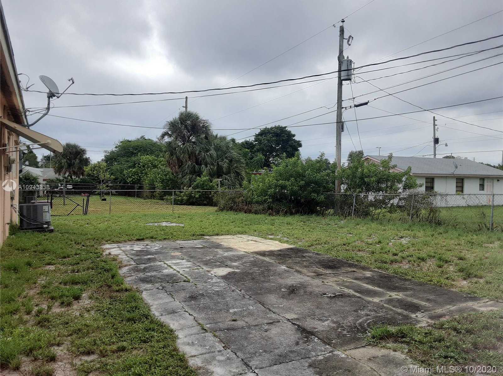 Small Image of 1117 WEST 26TH CT, Riviera Beach Number 3