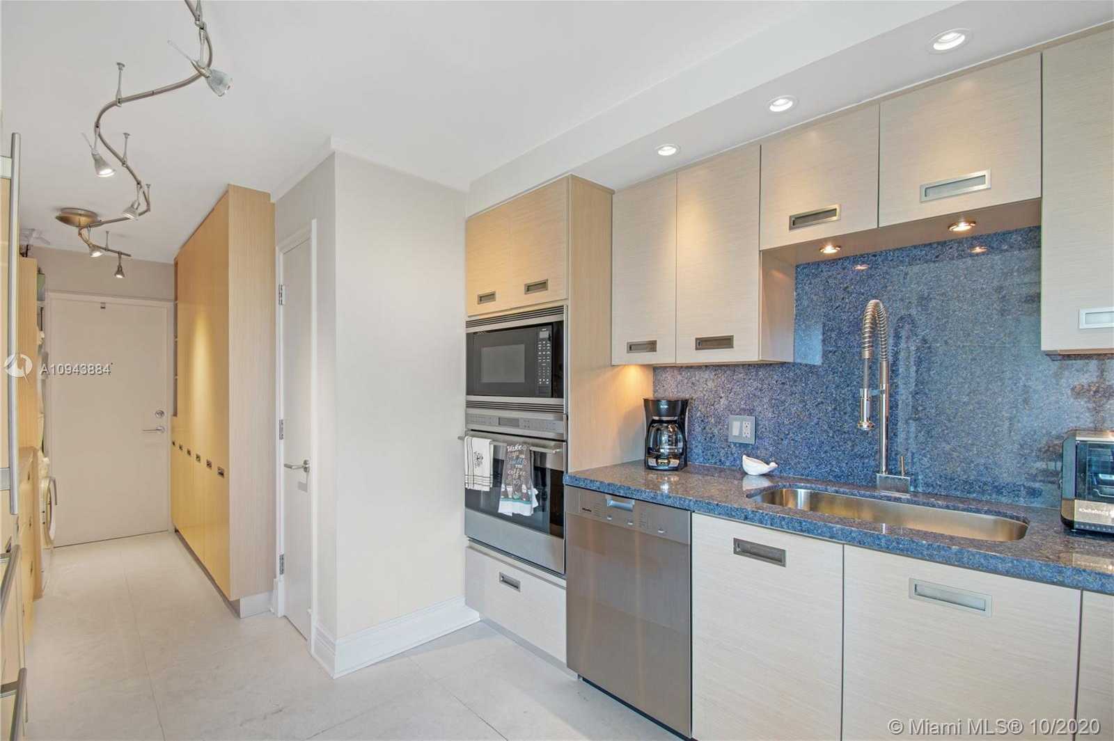 Small Image of 613 OCEAN DR #6D, Key Biscayne Number 8