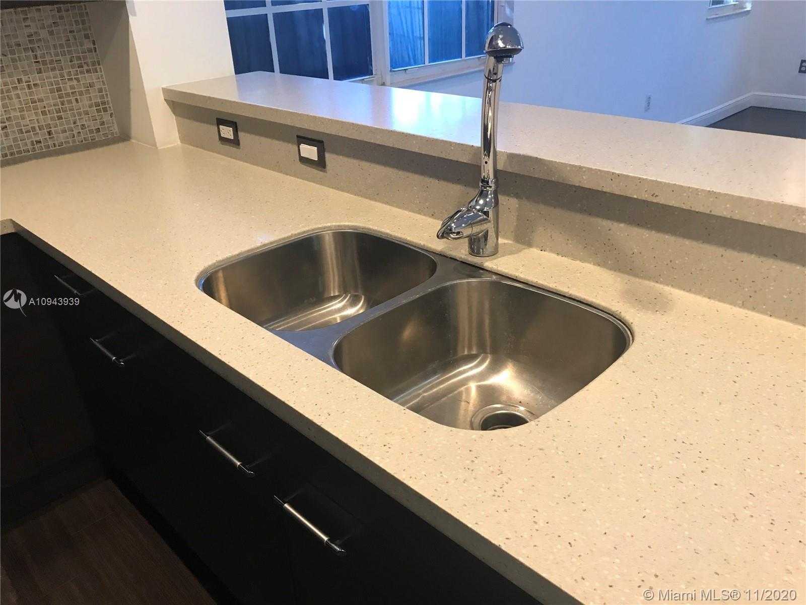 Small Image of 221 SOUTH WEST 11 ST #221, Fort Lauderdale Number 5
