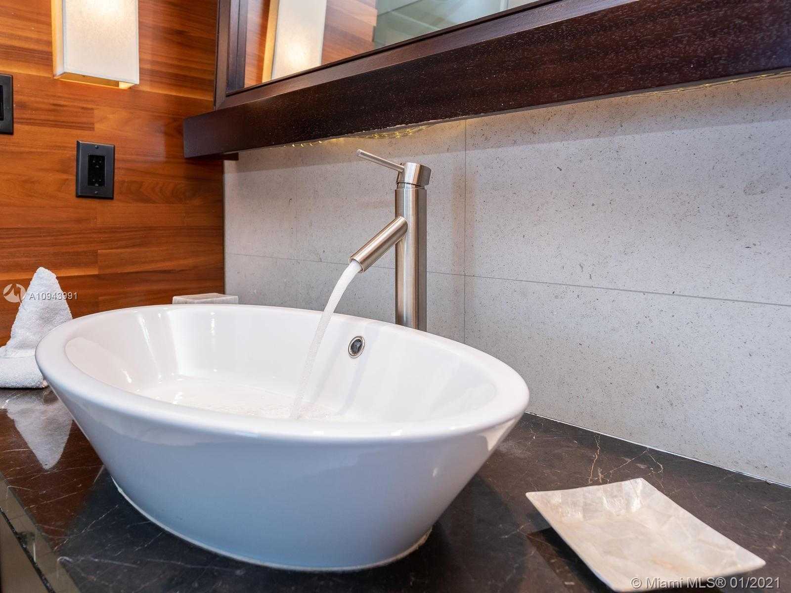 Small Image of 6801 COLLINS AVE #615, Miami Beach Number 24