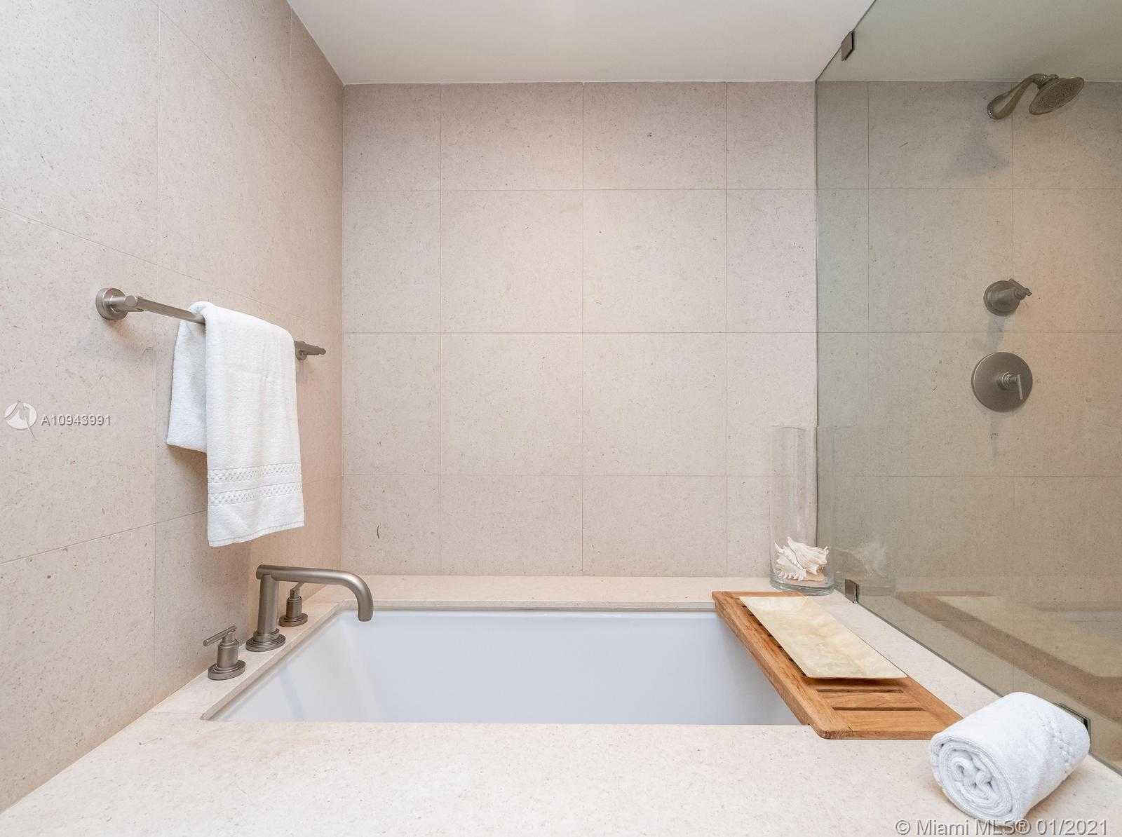 Small Image of 6801 COLLINS AVE #615, Miami Beach Number 25