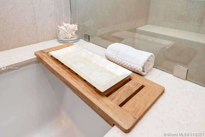 Small Image of 6801 COLLINS AVE #615, Miami Beach Number 26