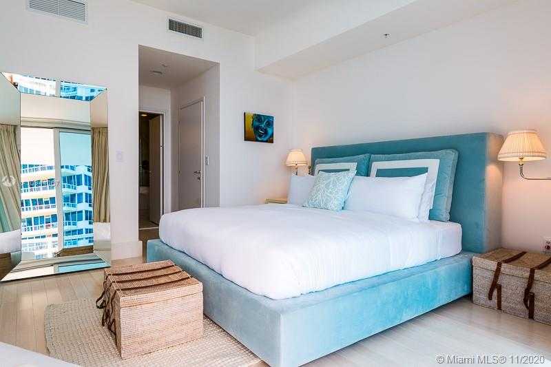 Small Image of 50 SOUTH POINTE DR #1804, Miami Beach Number 11