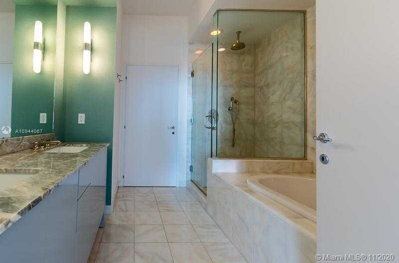 Small Image of 50 SOUTH POINTE DR #1804, Miami Beach Number 12