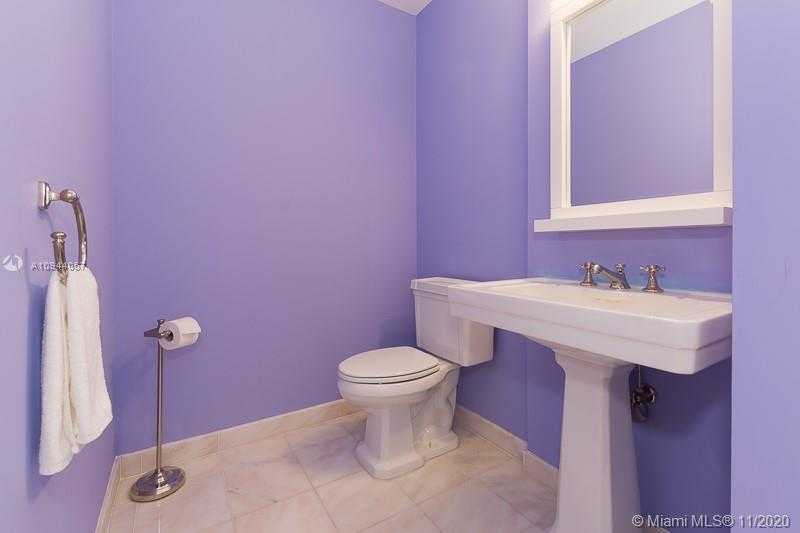 Small Image of 50 SOUTH POINTE DR #1804, Miami Beach Number 22