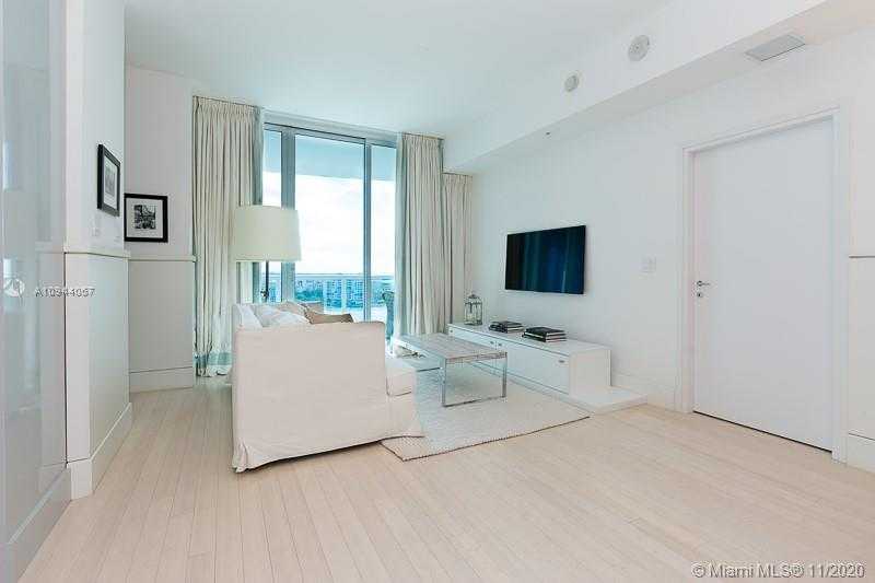 Small Image of 50 SOUTH POINTE DR #1804, Miami Beach Number 3