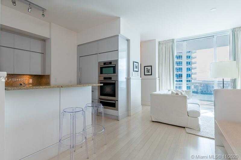 Small Image of 50 SOUTH POINTE DR #1804, Miami Beach Number 4