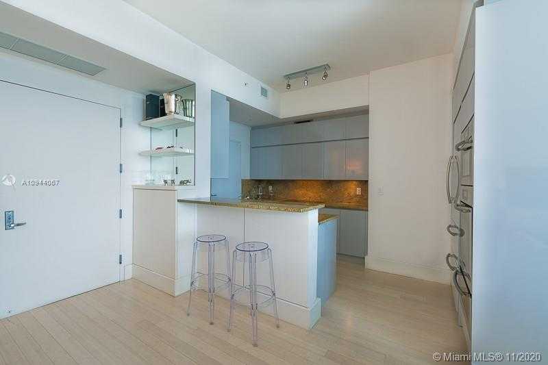 Small Image of 50 SOUTH POINTE DR #1804, Miami Beach Number 5