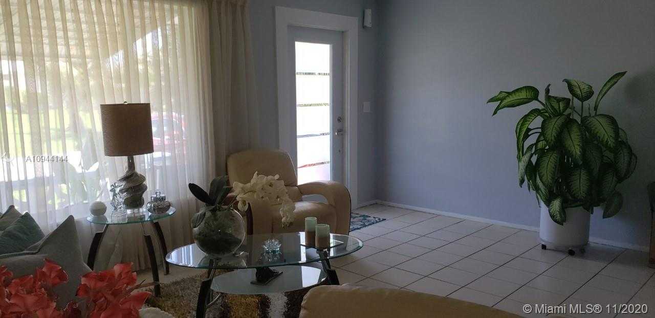 Small Image of 4519 NORTH WEST 49TH DR, Tamarac Number 4