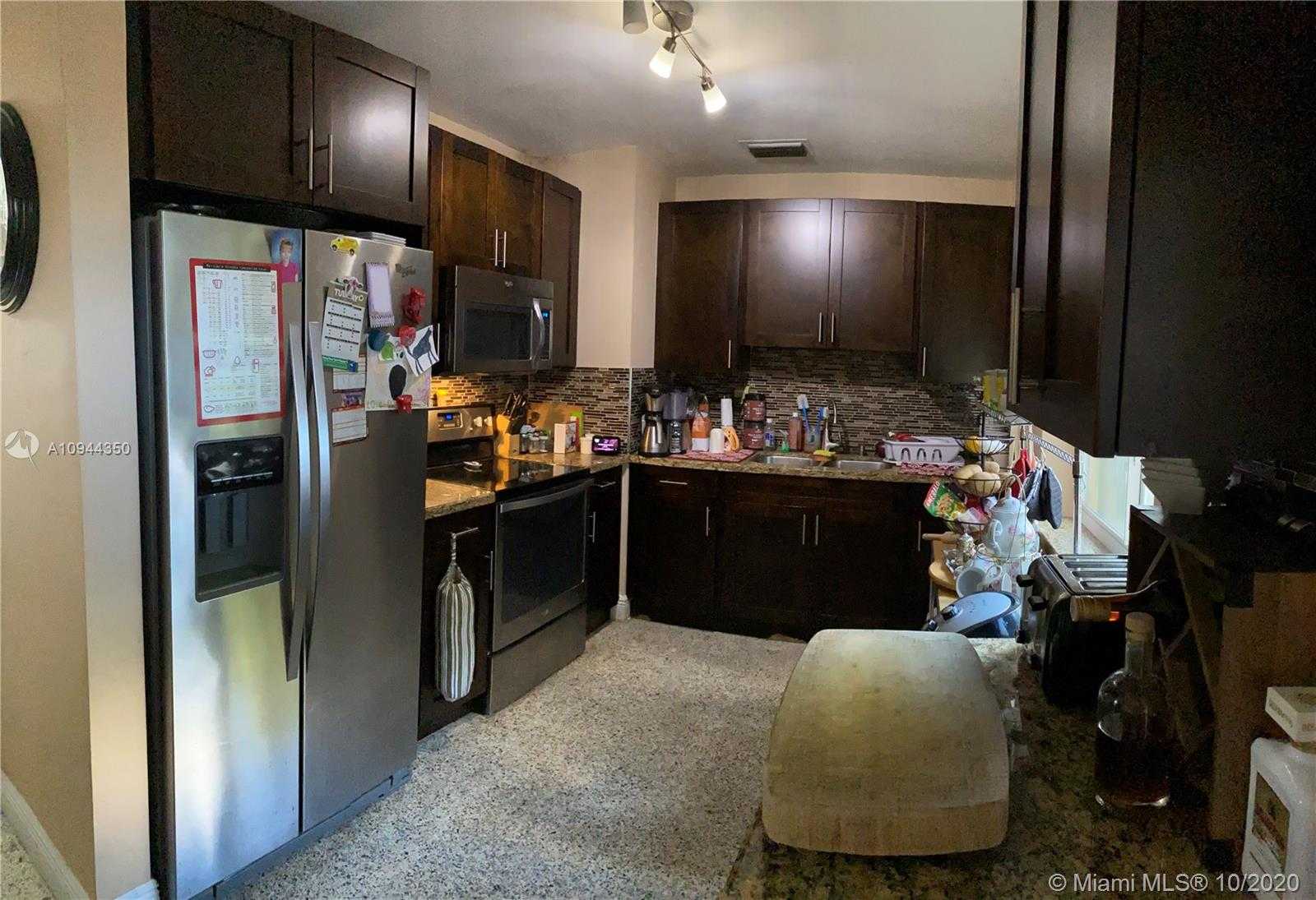 Small Image of 9850 SOUTH WEST 164TH ST, Miami Number 11