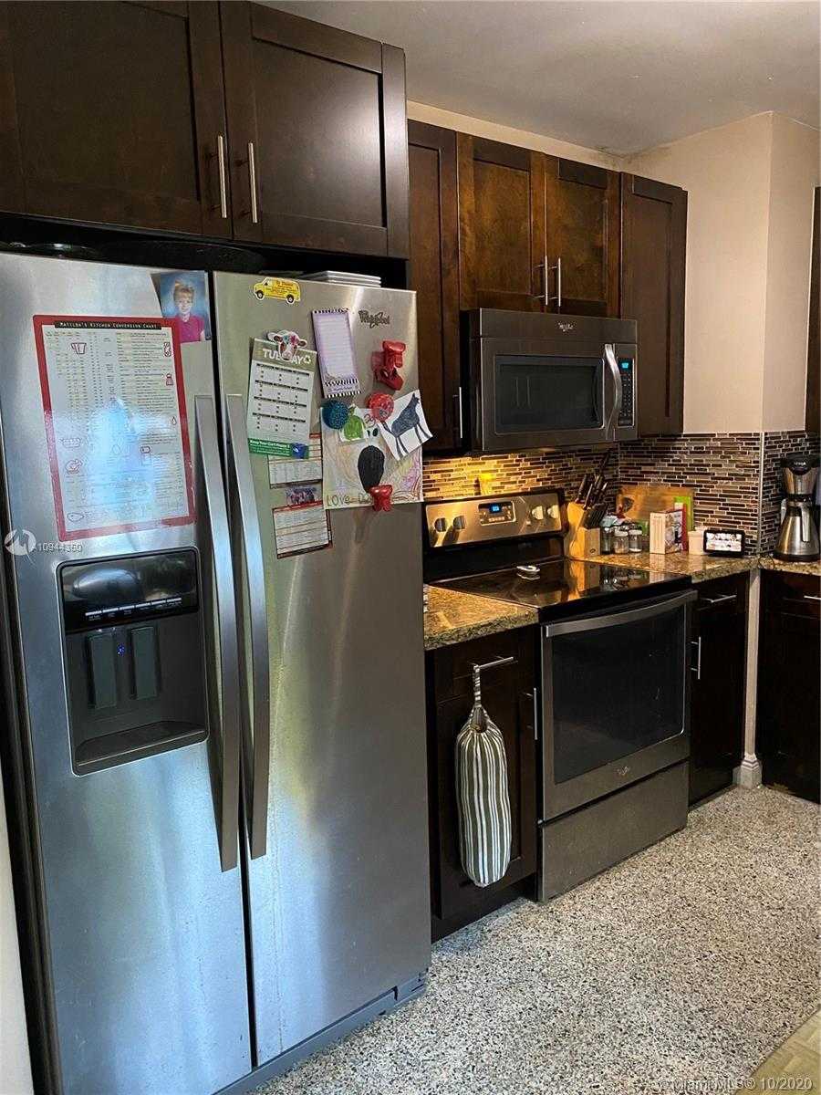 Small Image of 9850 SOUTH WEST 164TH ST, Miami Number 12