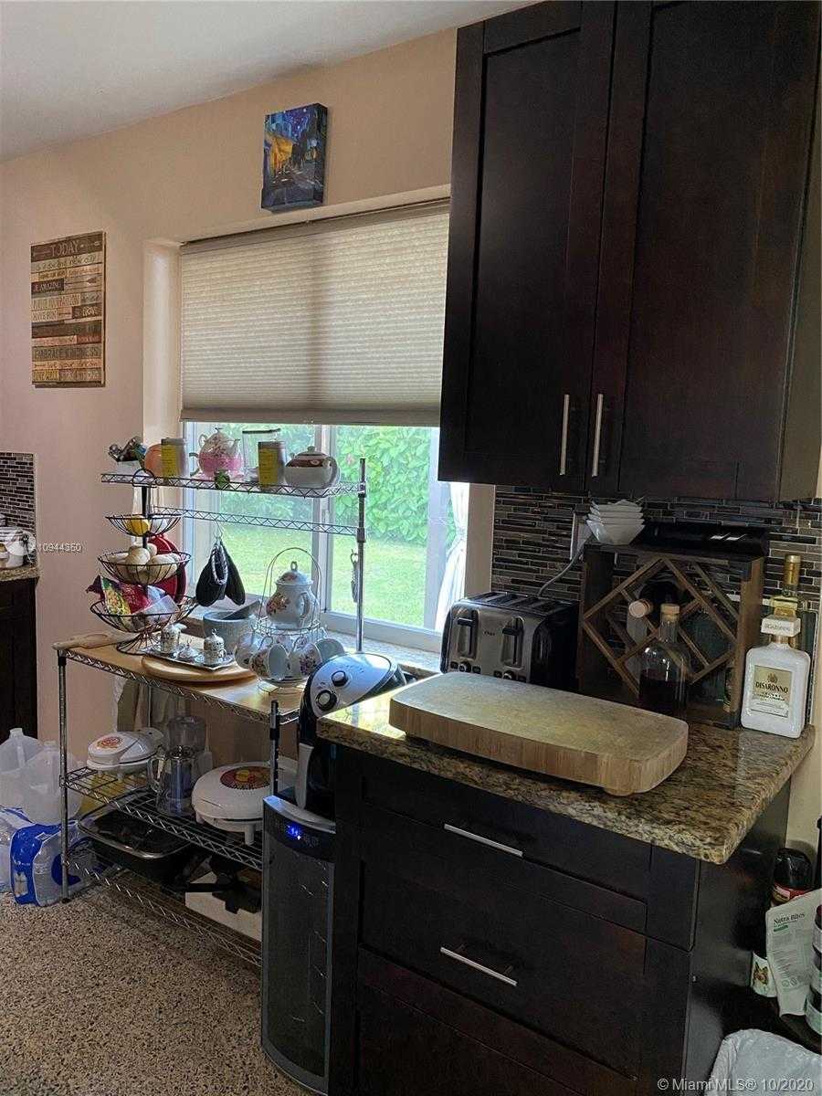 Small Image of 9850 SOUTH WEST 164TH ST, Miami Number 14