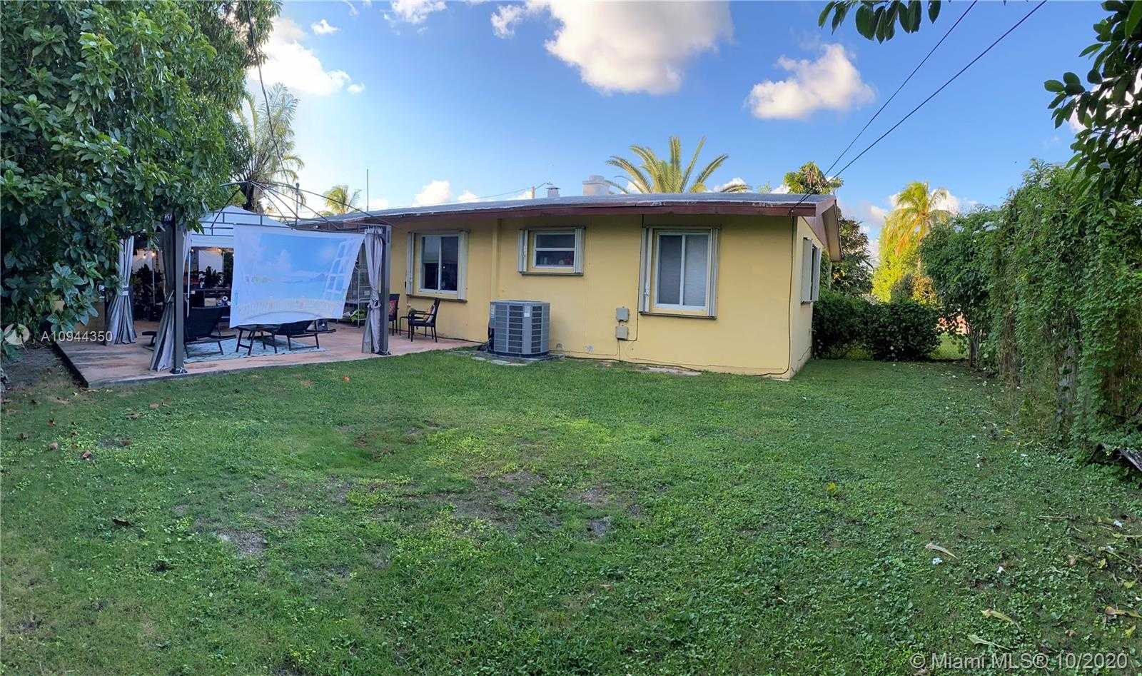 Small Image of 9850 SOUTH WEST 164TH ST, Miami Number 22
