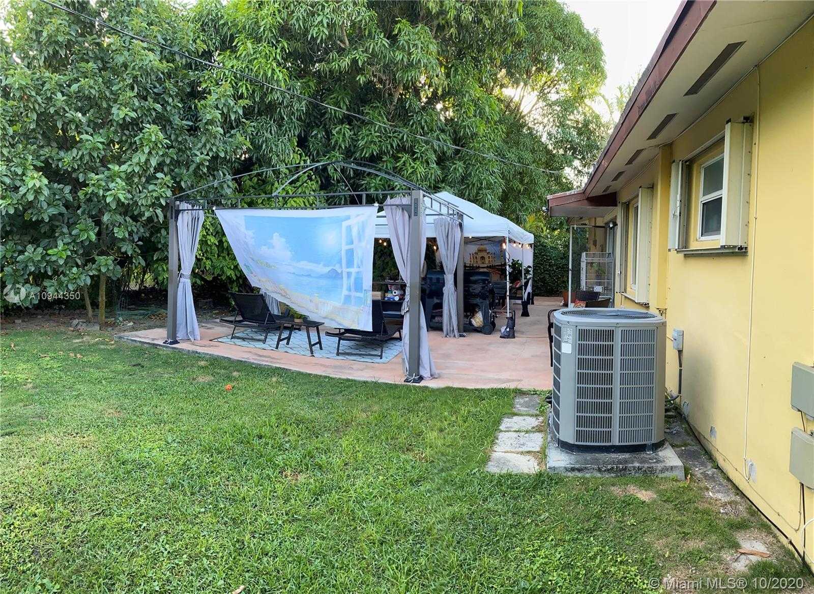 Small Image of 9850 SOUTH WEST 164TH ST, Miami Number 23