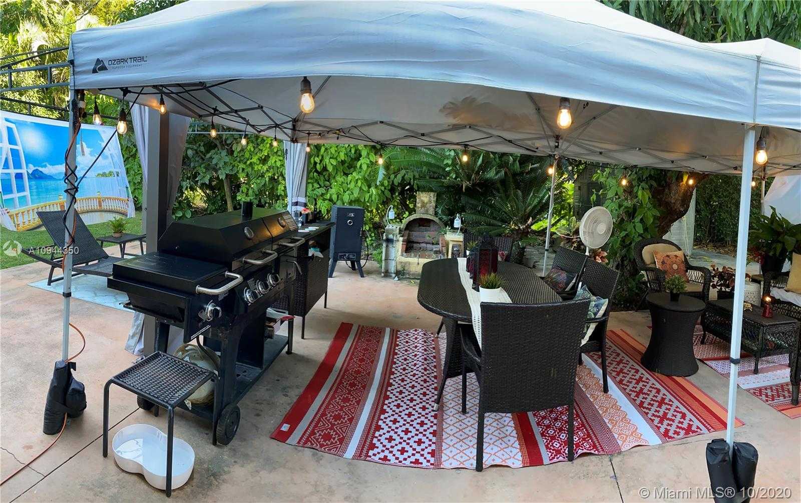 Small Image of 9850 SOUTH WEST 164TH ST, Miami Number 24