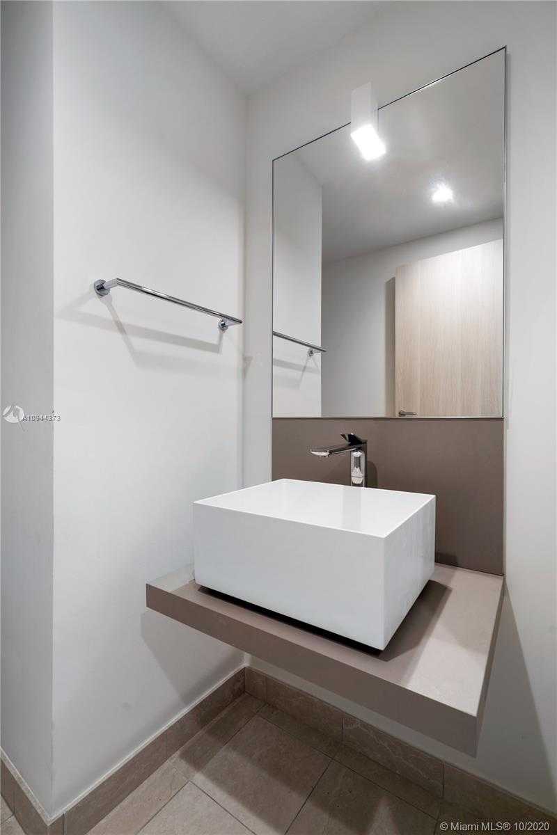 Small Image of 1000 BRICKELL PLAZA #2103, Miami Number 12