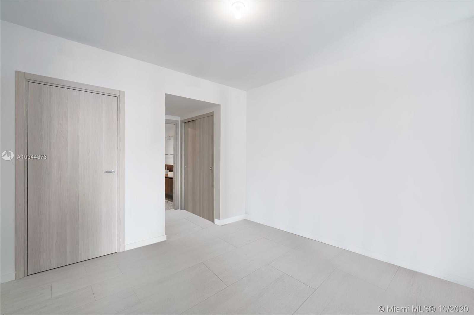 Small Image of 1000 BRICKELL PLAZA #2103, Miami Number 4