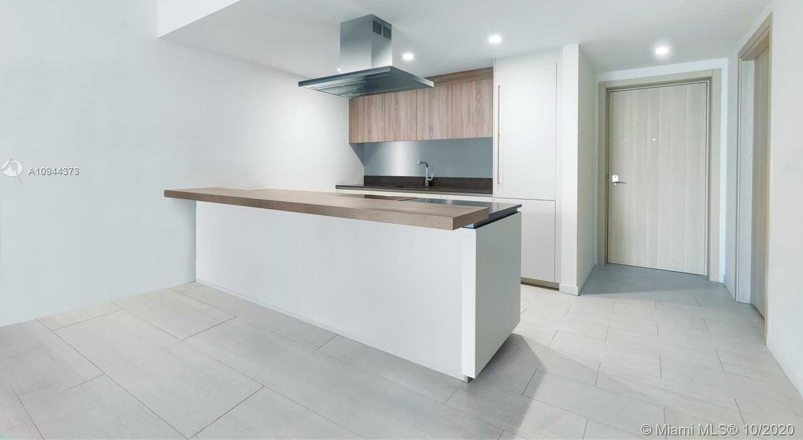 Small Image of 1000 BRICKELL PLAZA #2103, Miami Number 6
