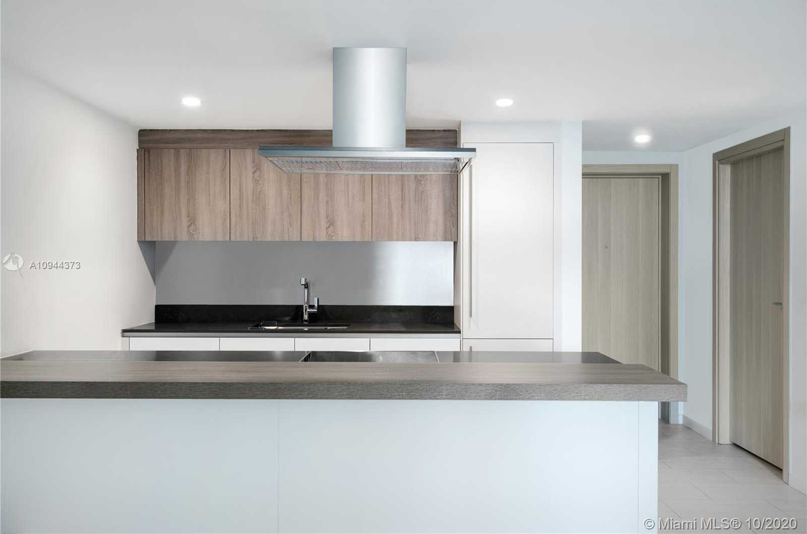 Small Image of 1000 BRICKELL PLAZA #2103, Miami Number 7
