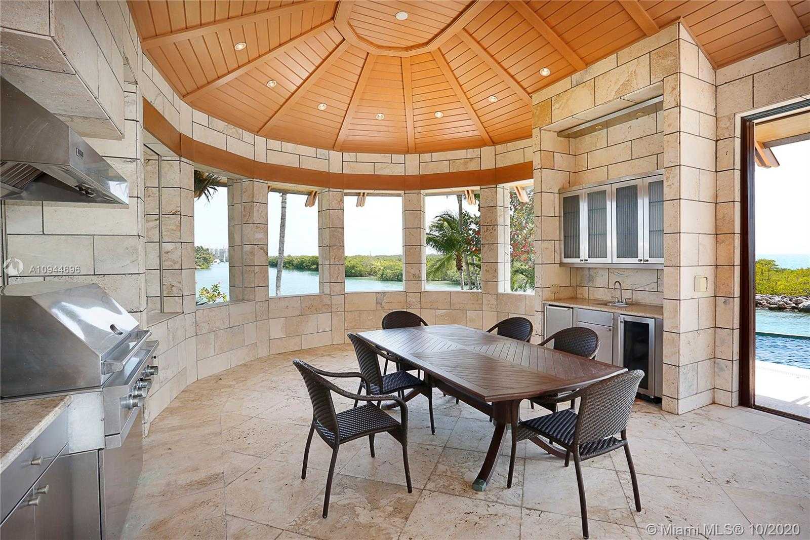 Small Image of 400 SOUTH MASHTA DR, Key Biscayne Number 19