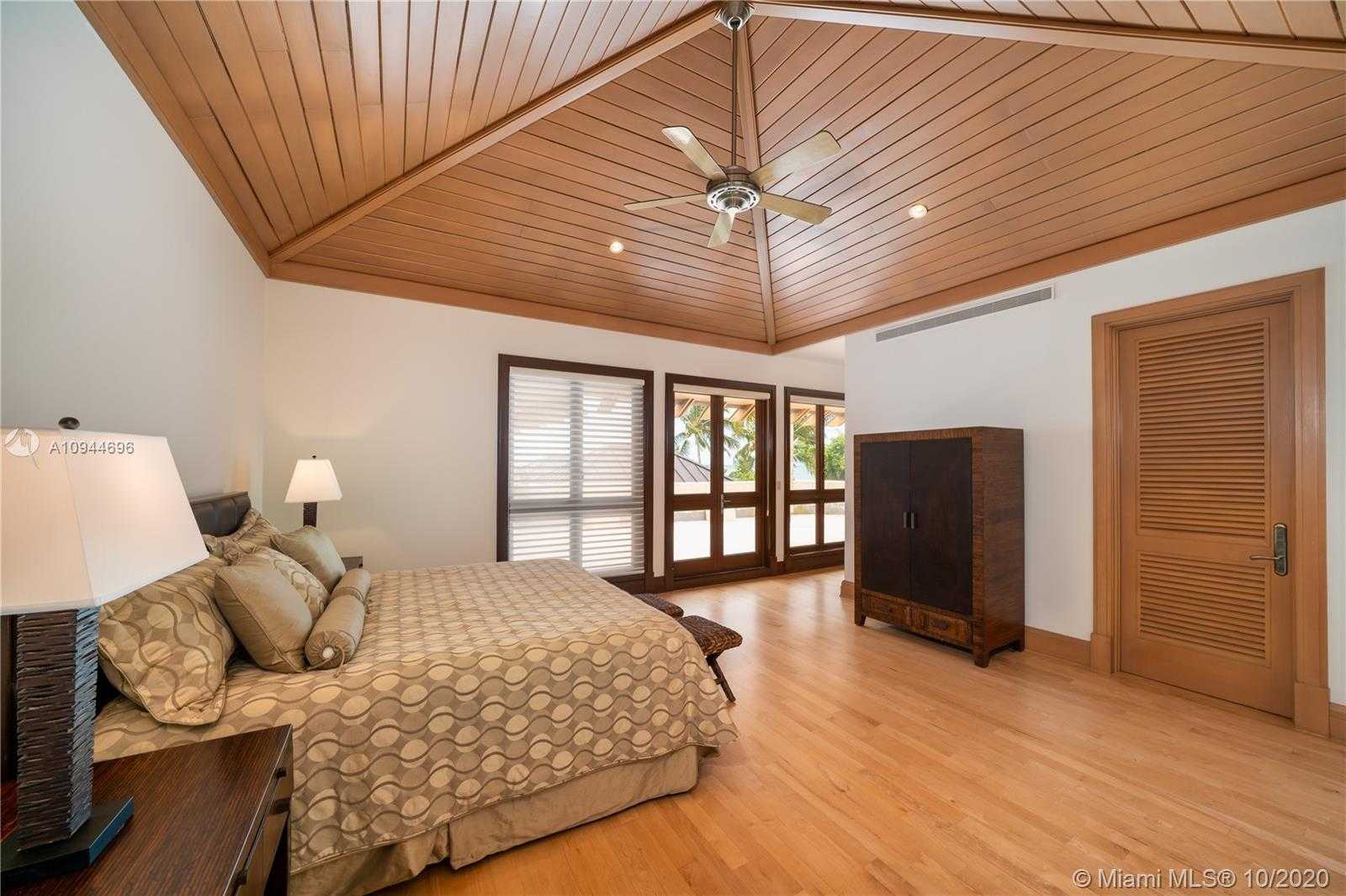 Small Image of 400 SOUTH MASHTA DR, Key Biscayne Number 25