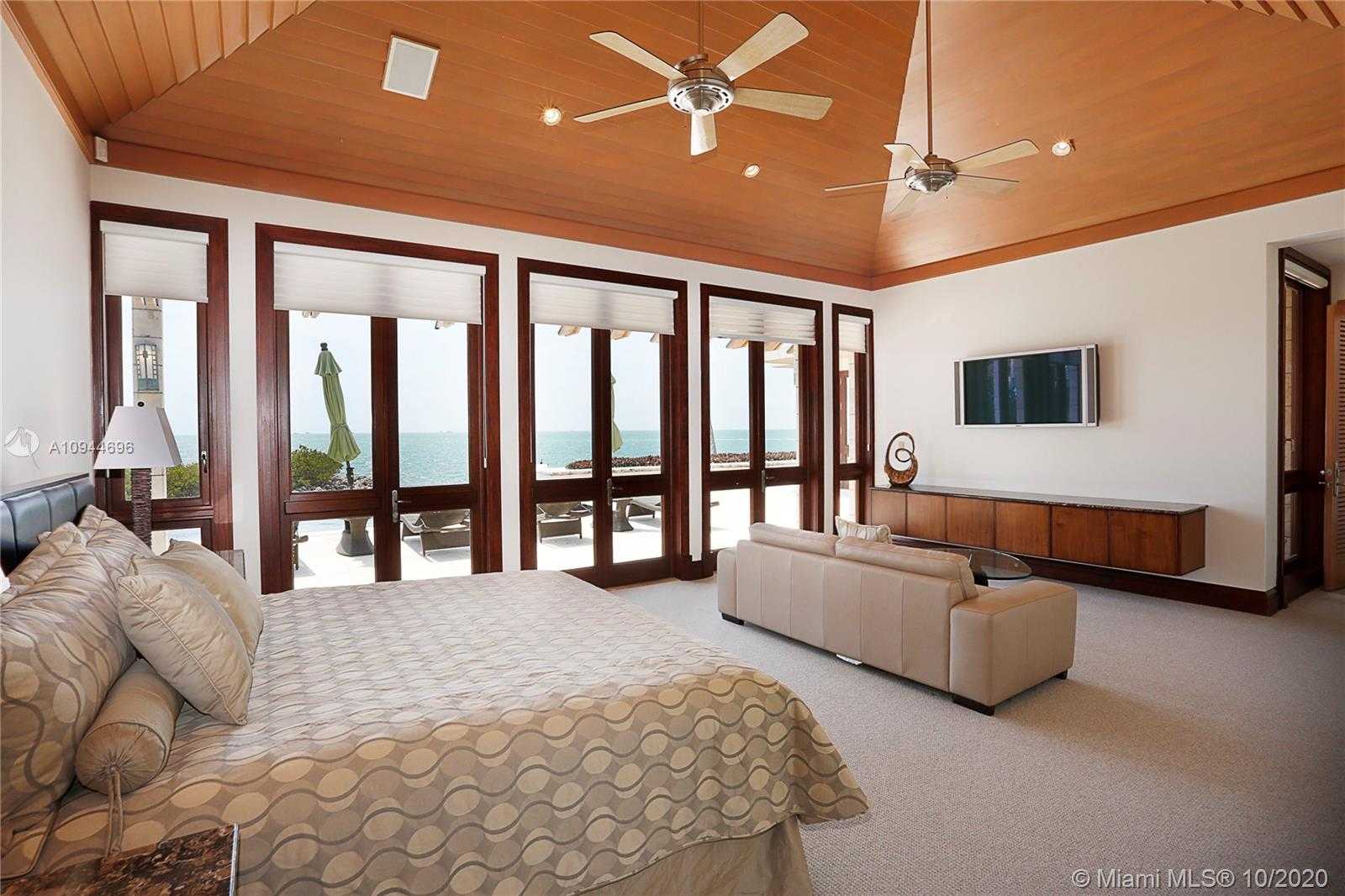 Small Image of 400 SOUTH MASHTA DR, Key Biscayne Number 29