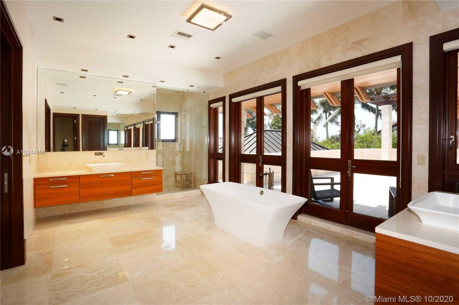 Small Image of 400 SOUTH MASHTA DR, Key Biscayne Number 31