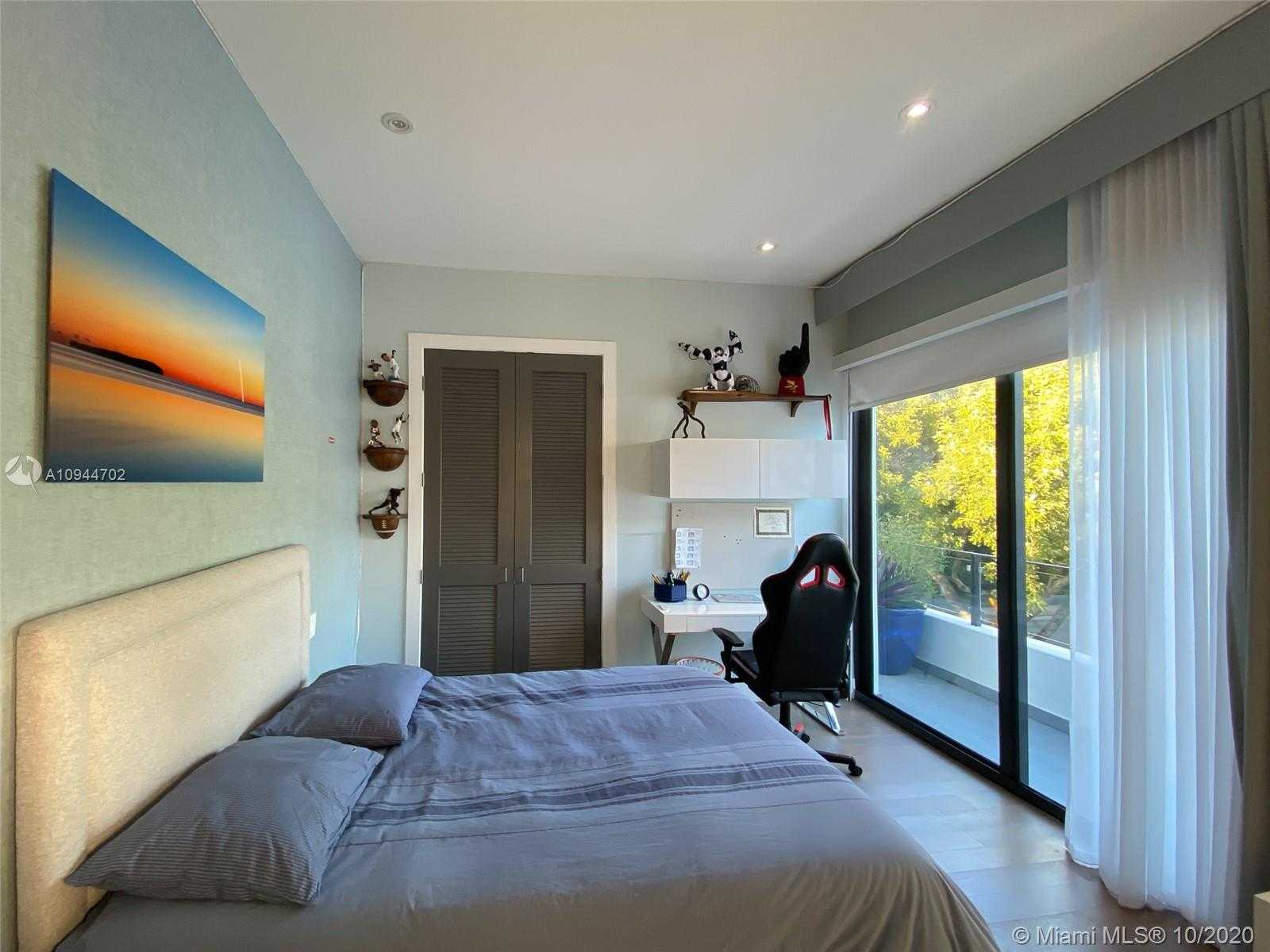 Small Image of 116 WEST MASHTA DR, Key Biscayne Number 12