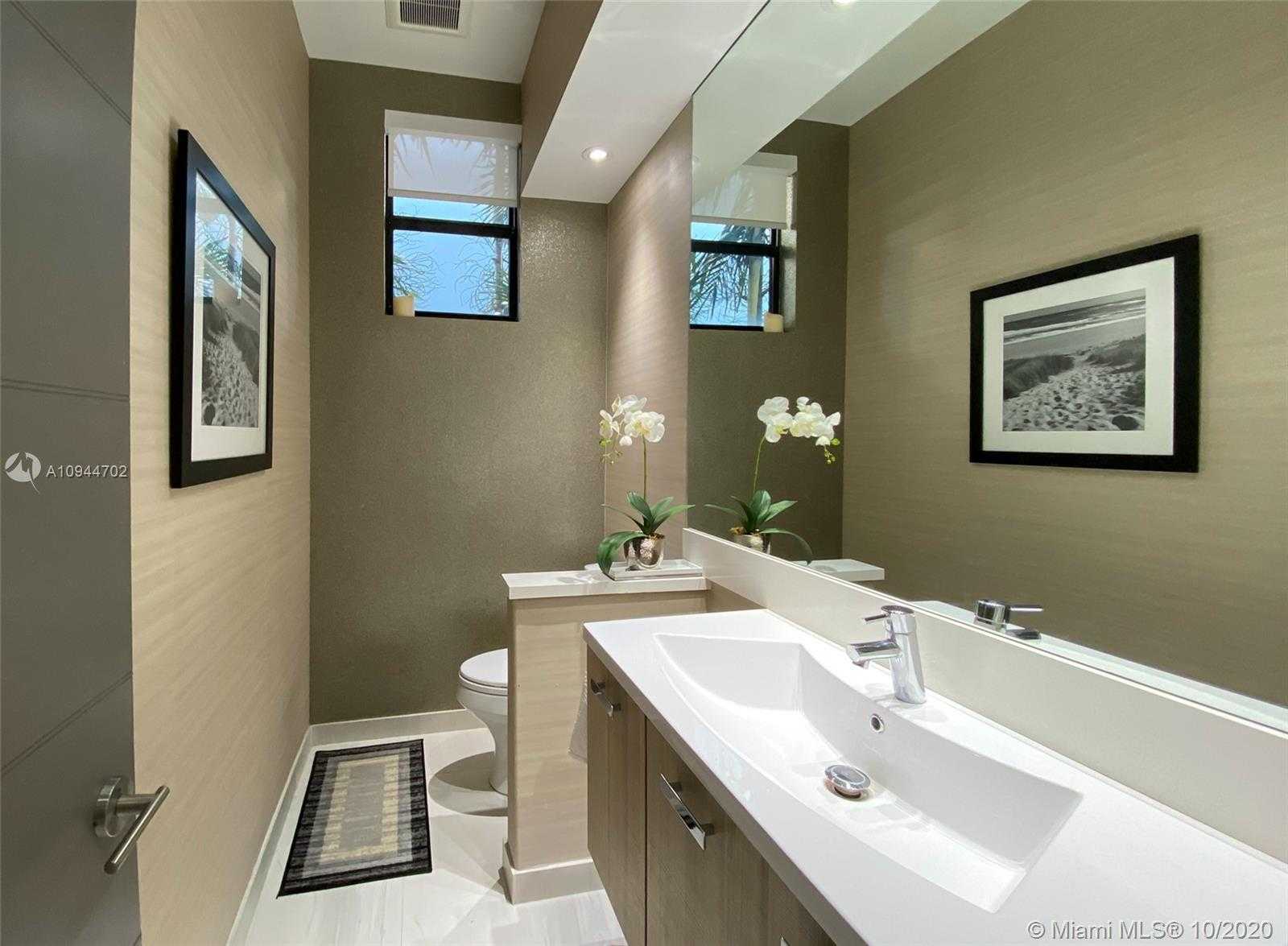 Small Image of 116 WEST MASHTA DR, Key Biscayne Number 13