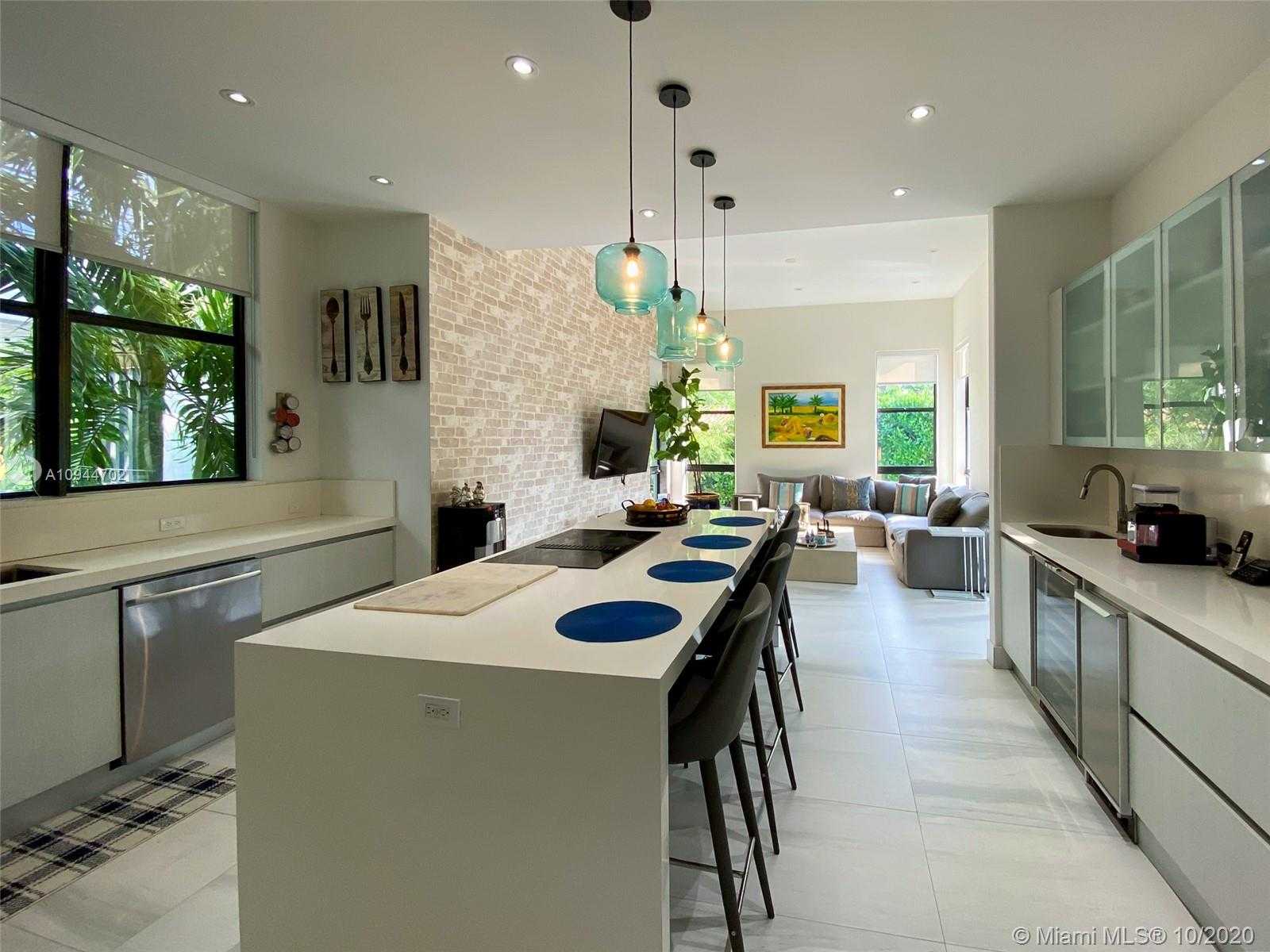 Small Image of 116 WEST MASHTA DR, Key Biscayne Number 16