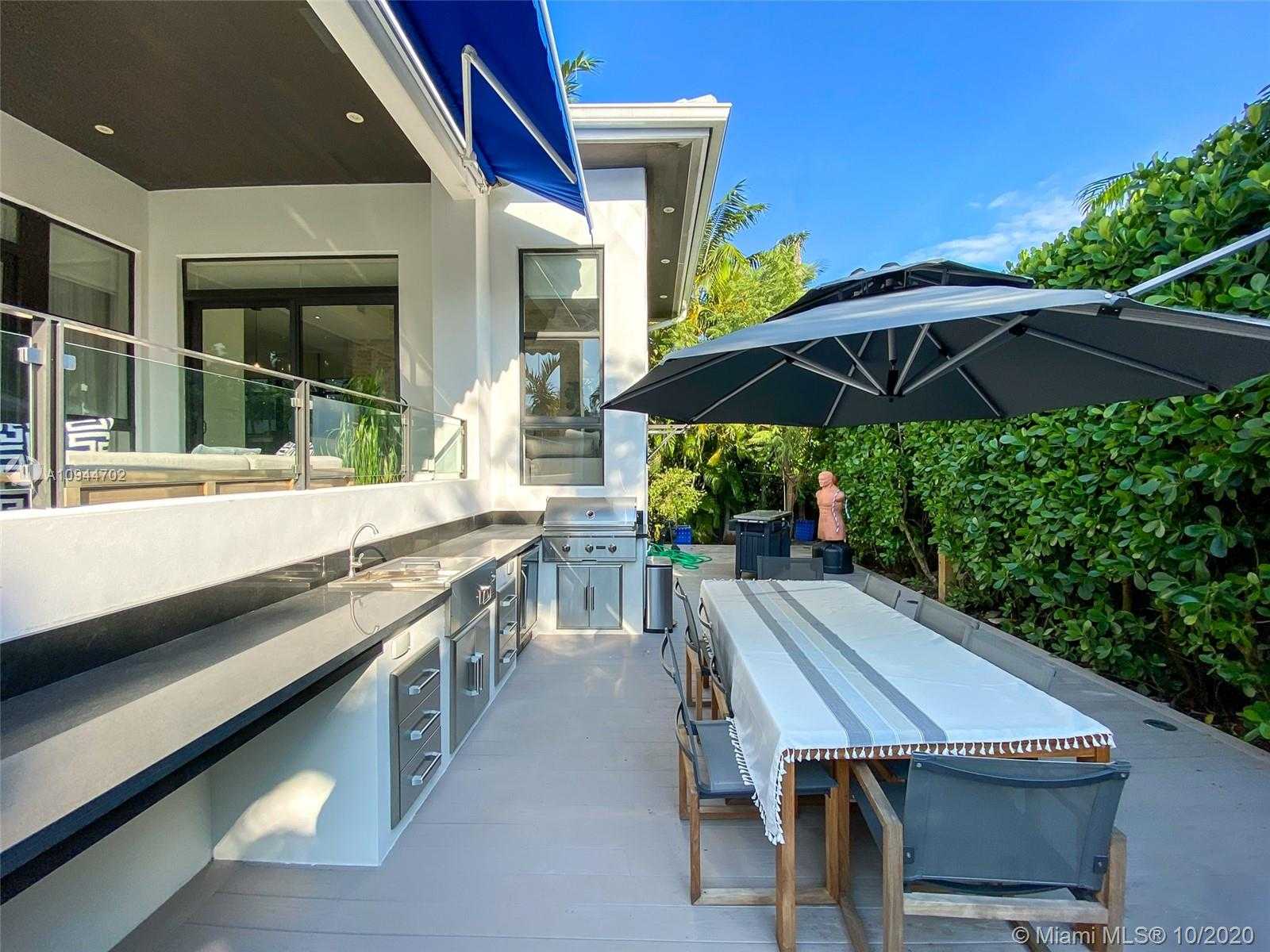 Small Image of 116 WEST MASHTA DR, Key Biscayne Number 7