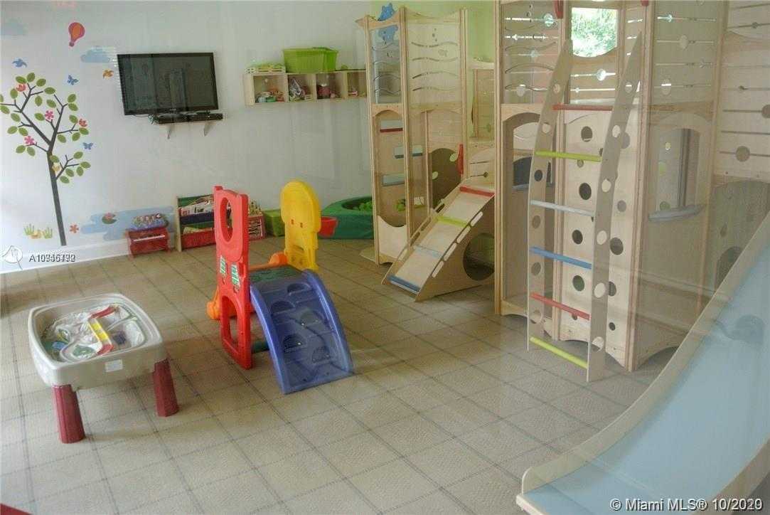 Small Image of 3330 NORTH EAST 190TH ST #1711, Aventura Number 4