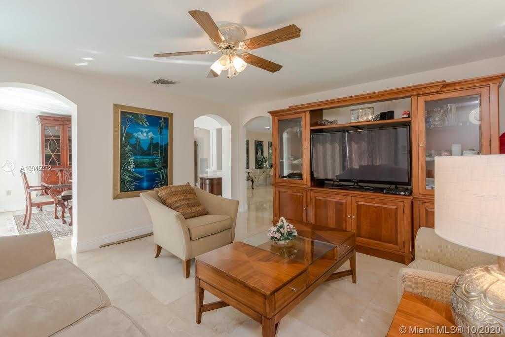 Small Image of 4950 SAN AMARO DR, Coral Gables Number 10
