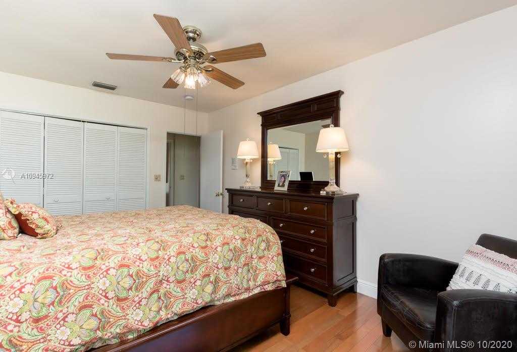 Small Image of 4950 SAN AMARO DR, Coral Gables Number 14
