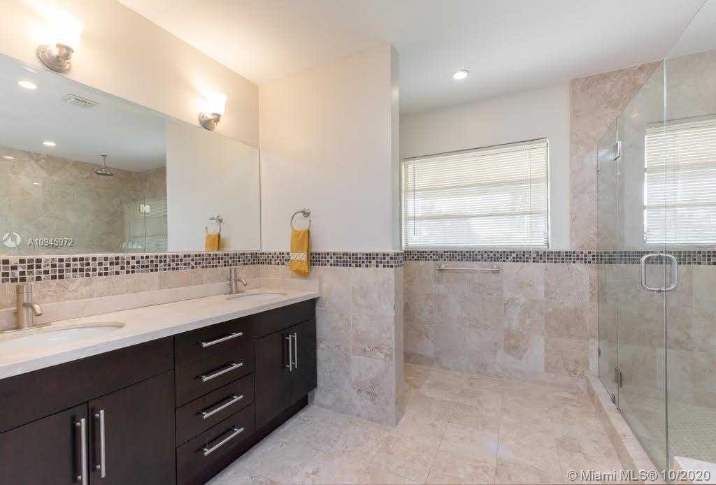 Small Image of 4950 SAN AMARO DR, Coral Gables Number 15