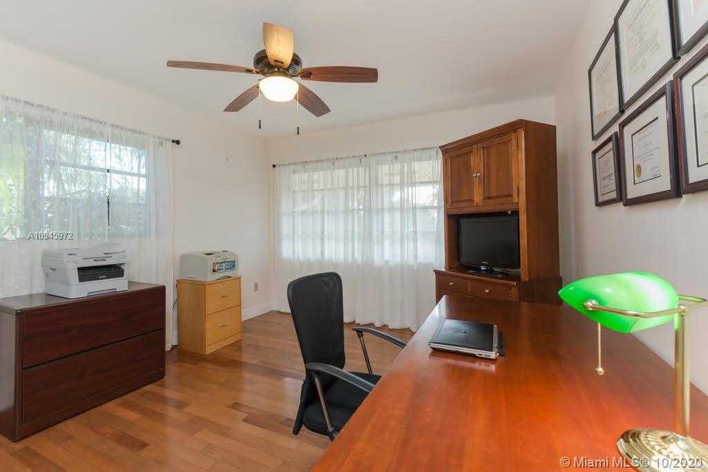 Small Image of 4950 SAN AMARO DR, Coral Gables Number 19
