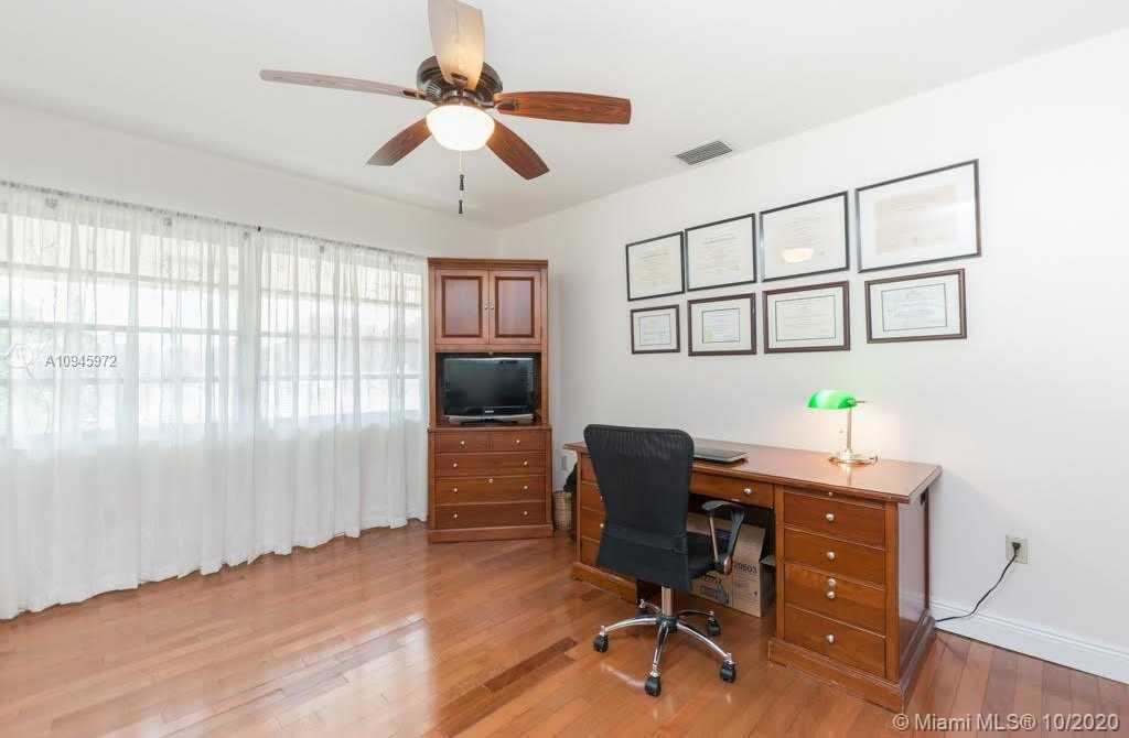 Small Image of 4950 SAN AMARO DR, Coral Gables Number 20