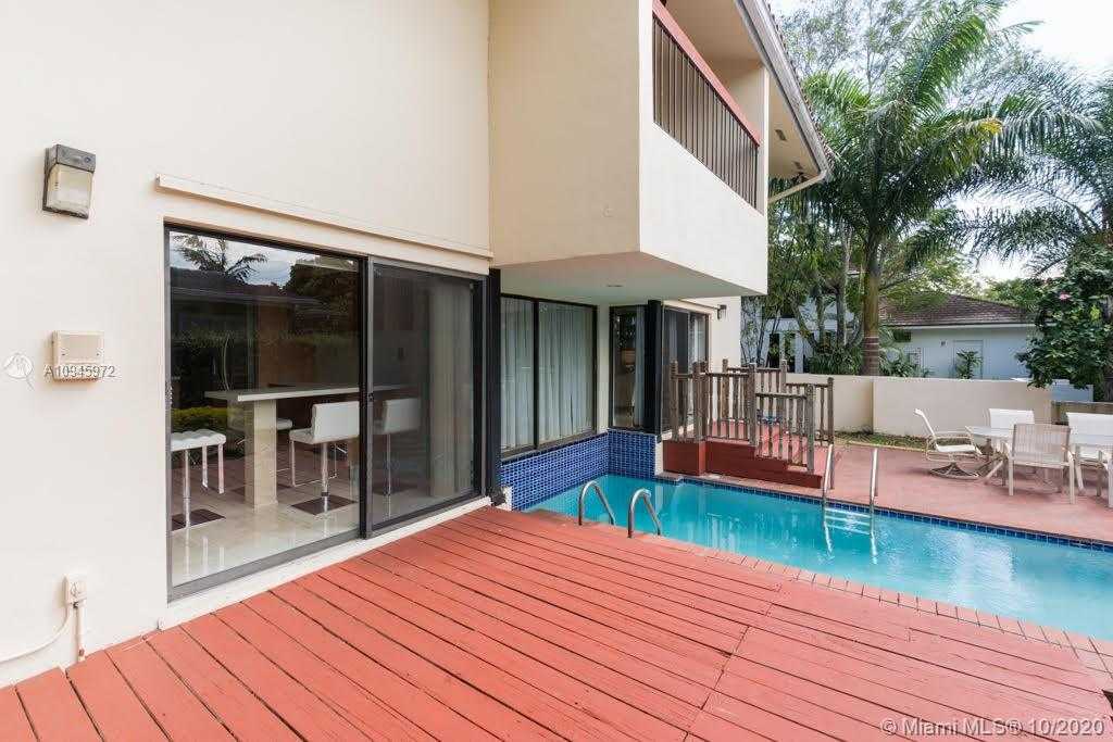 Small Image of 4950 SAN AMARO DR, Coral Gables Number 21