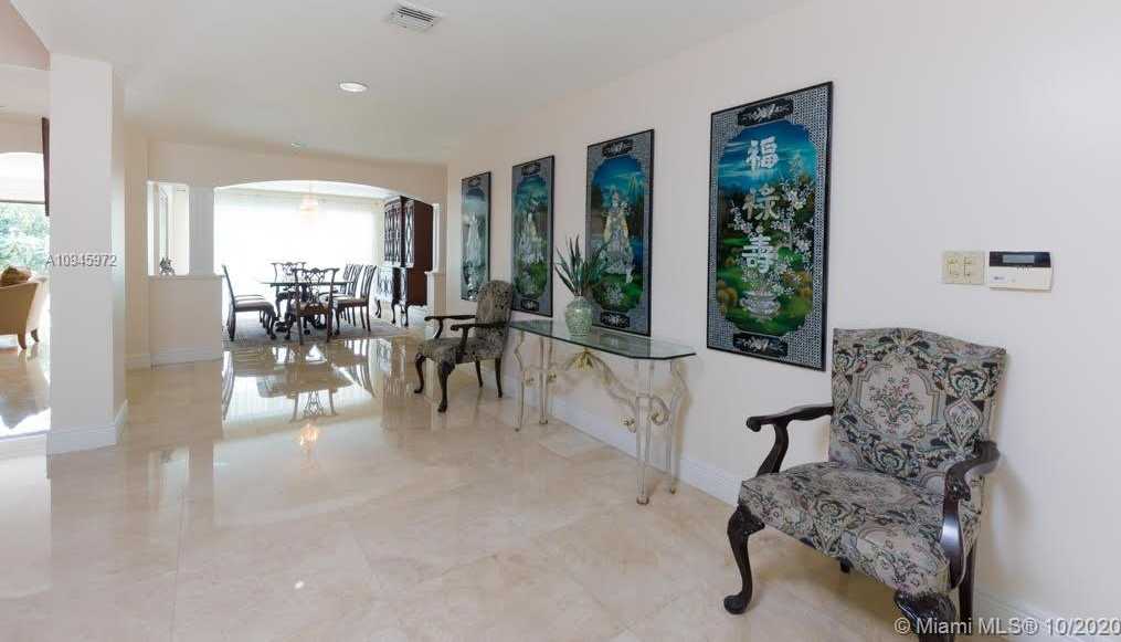 Small Image of 4950 SAN AMARO DR, Coral Gables Number 3