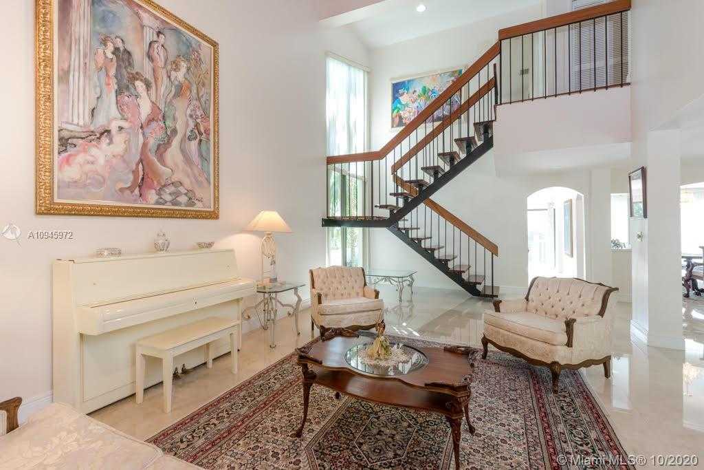 Small Image of 4950 SAN AMARO DR, Coral Gables Number 5