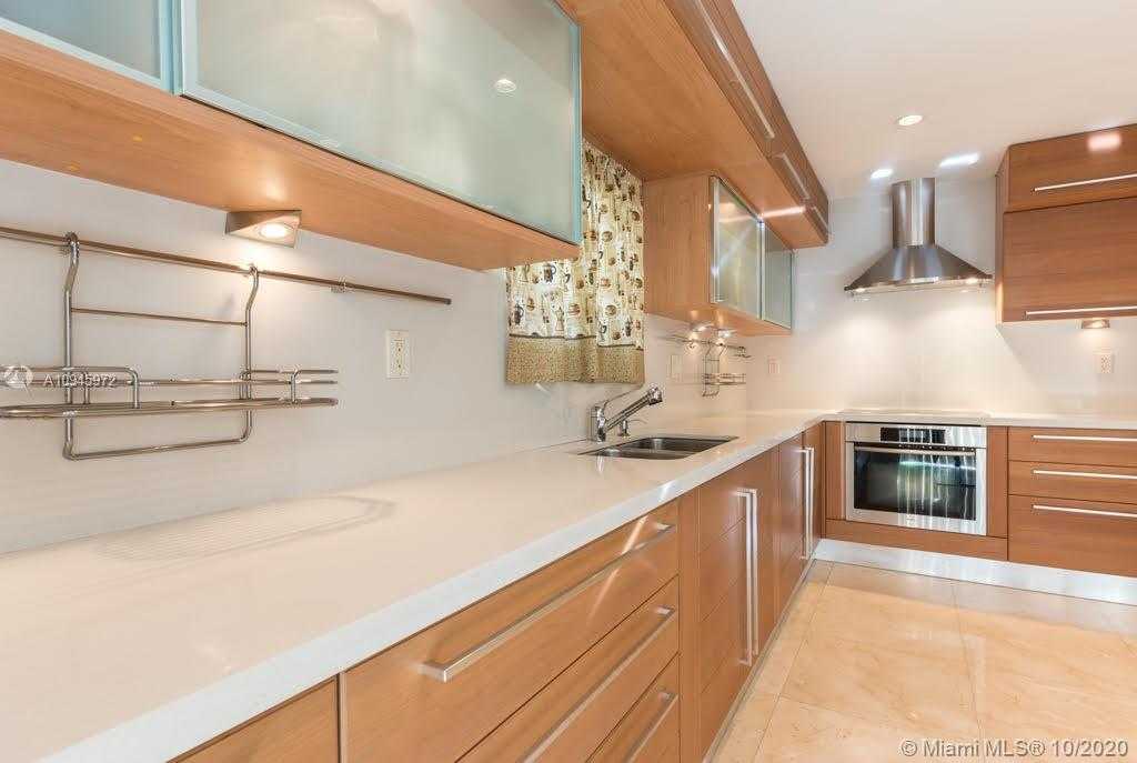 Small Image of 4950 SAN AMARO DR, Coral Gables Number 8