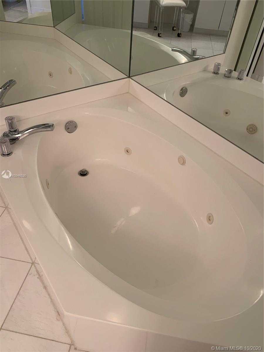 Small Image of 3530 MYSTIC POINTE DR #601, Aventura Number 16
