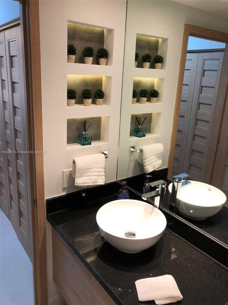 Small Image of 19801 EAST COUNTRY CLUB DR #4306, Aventura Number 31