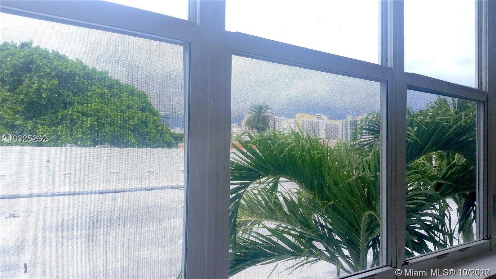 Small Image of 1342 DREXEL AVE #305, Miami Beach Number 12