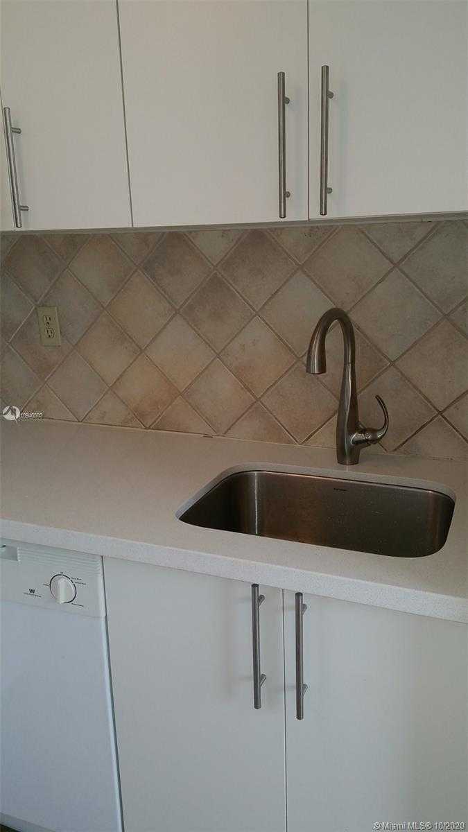 Small Image of 1342 DREXEL AVE #305, Miami Beach Number 13