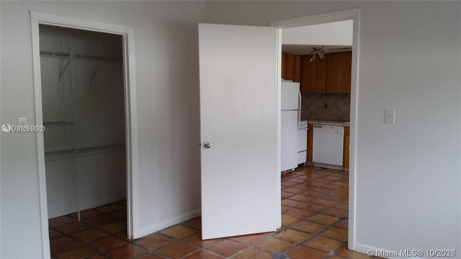 Small Image of 1342 DREXEL AVE #305, Miami Beach Number 16